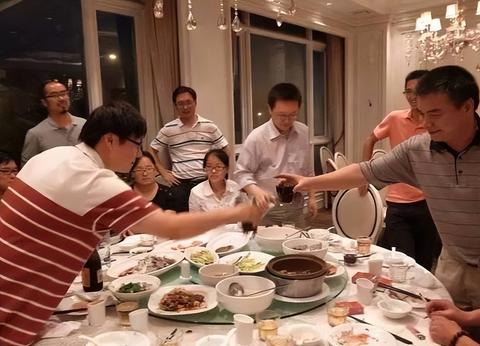 “家庭聚会“不尬聊”,“开场白、上菜、敬酒、结束语” ,看这这一篇就够了!” - 知乎