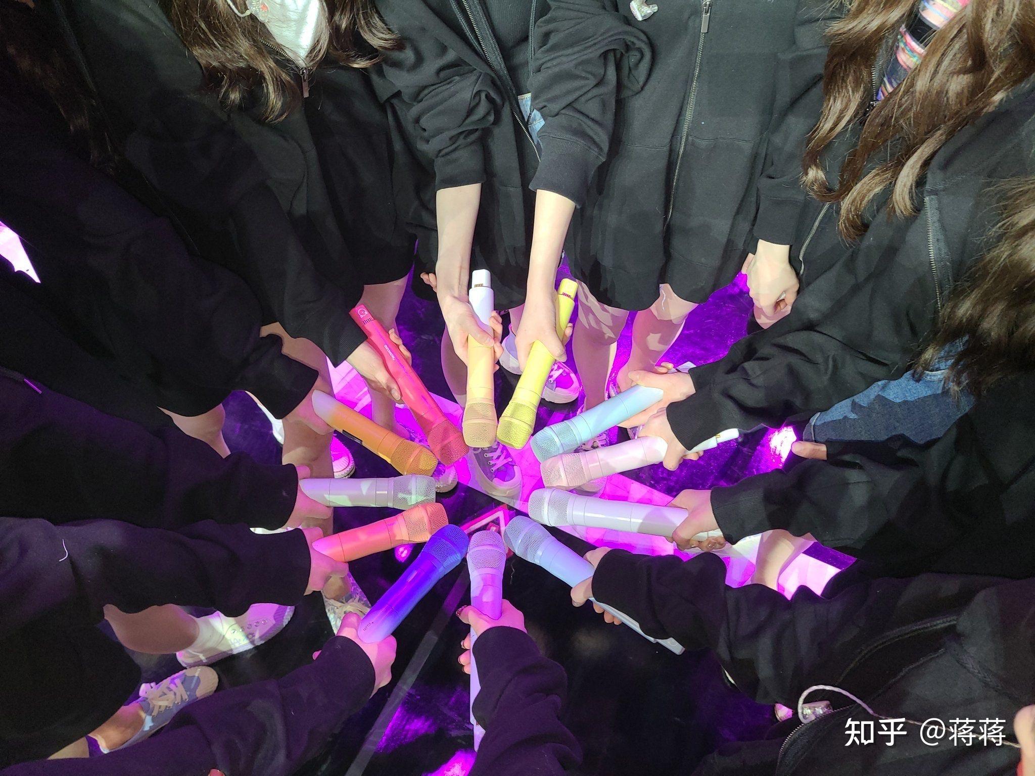 3月14日韩国选秀组合izone在演唱会上宣布解散你有什么话想对成员们说