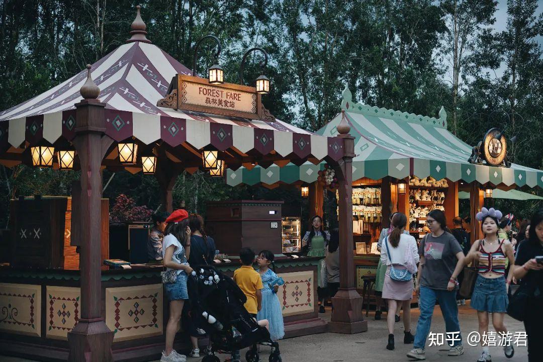 迪士尼在香港推出全球首个冰雪奇缘主题园区,该主题有哪些设计亮点? - 知乎