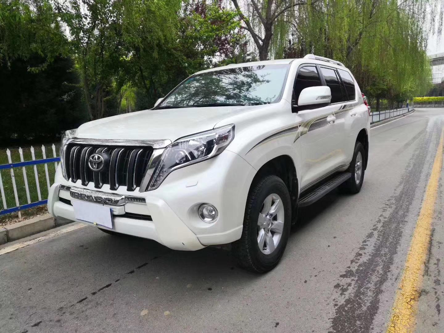 15年丰田霸道，越野中级车，全球最保值车型 - 知乎