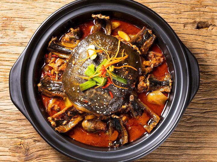 甲鱼焖黄鳝精选鲜活甲鱼6道工序处理三代传承秘制配方烹饪加野黄鳝