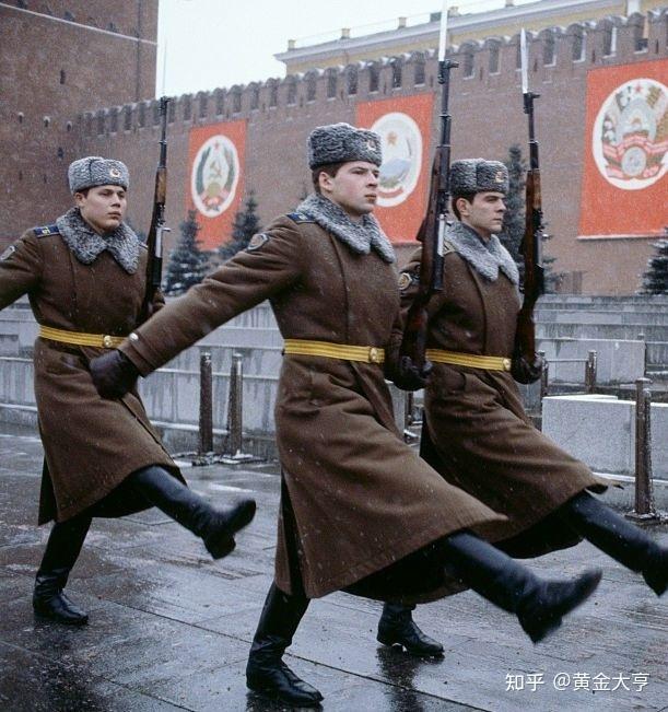 苏联武装力量里的边防部队军人和克格勃军人有什么区别? - 知乎