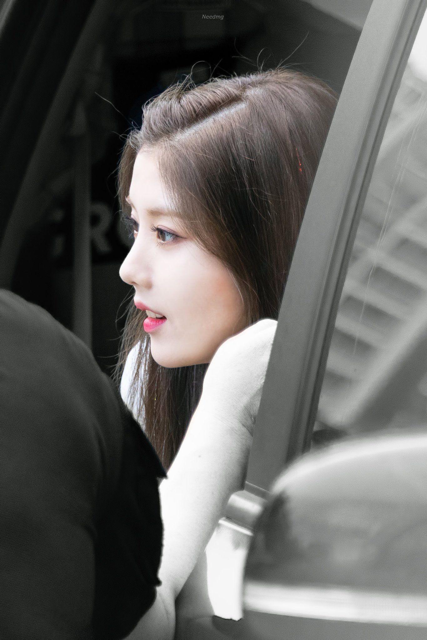 突然发现前izone的权恩妃(权姐)和red velvet的裴珠泫(裴姐)长得好像