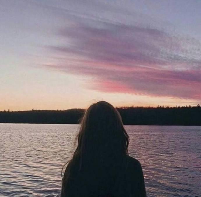 qq上一个人的背影的头像求推荐,?