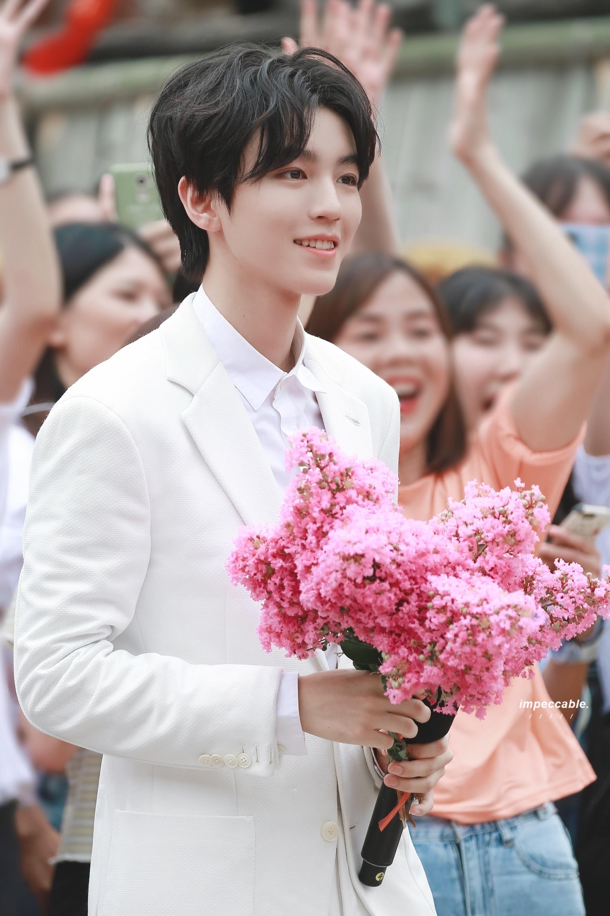 你怎么看待王俊凯参加央视心连心下乡慰问活动