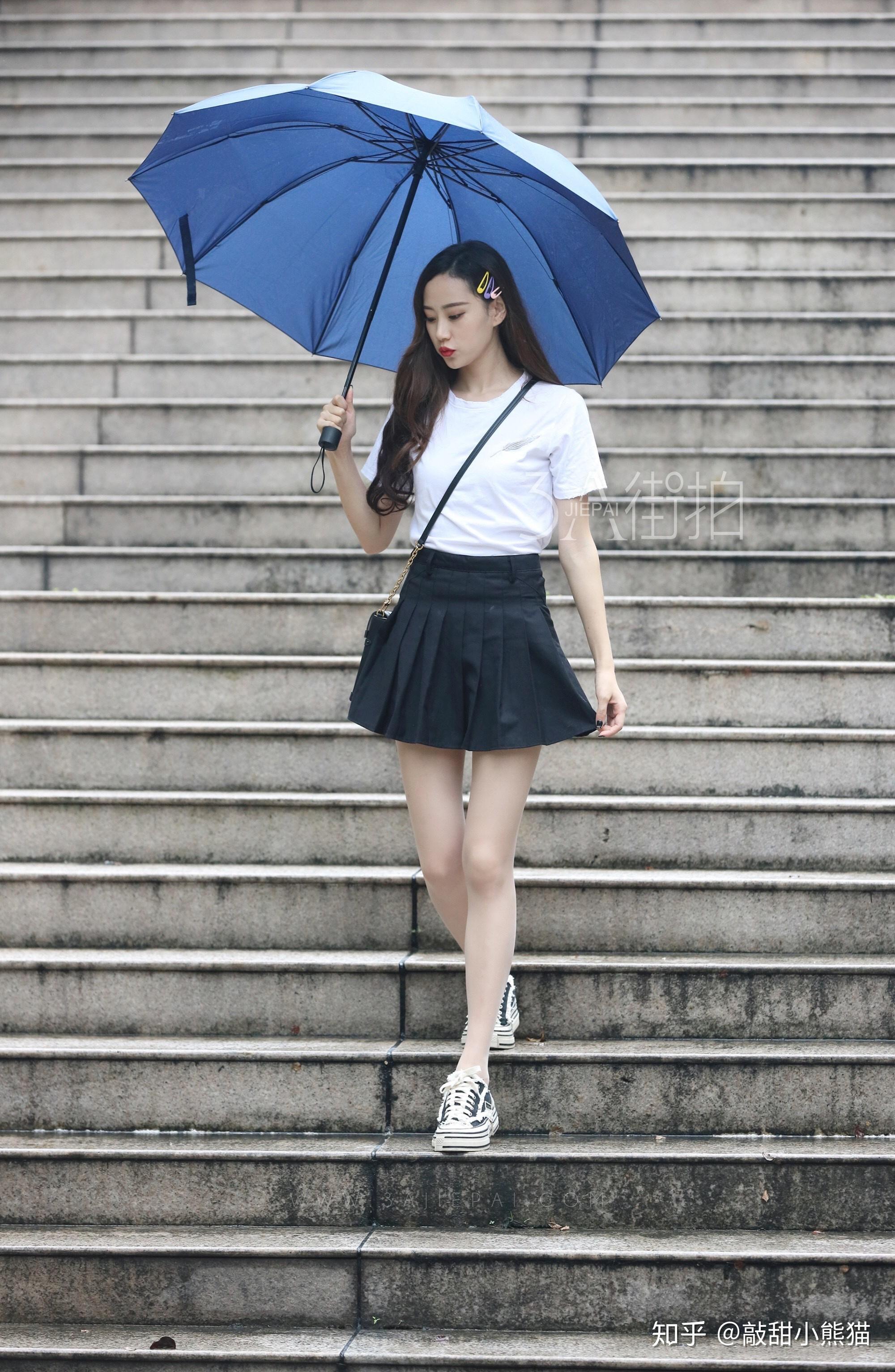 肉色丝袜搭配运动鞋好看吗