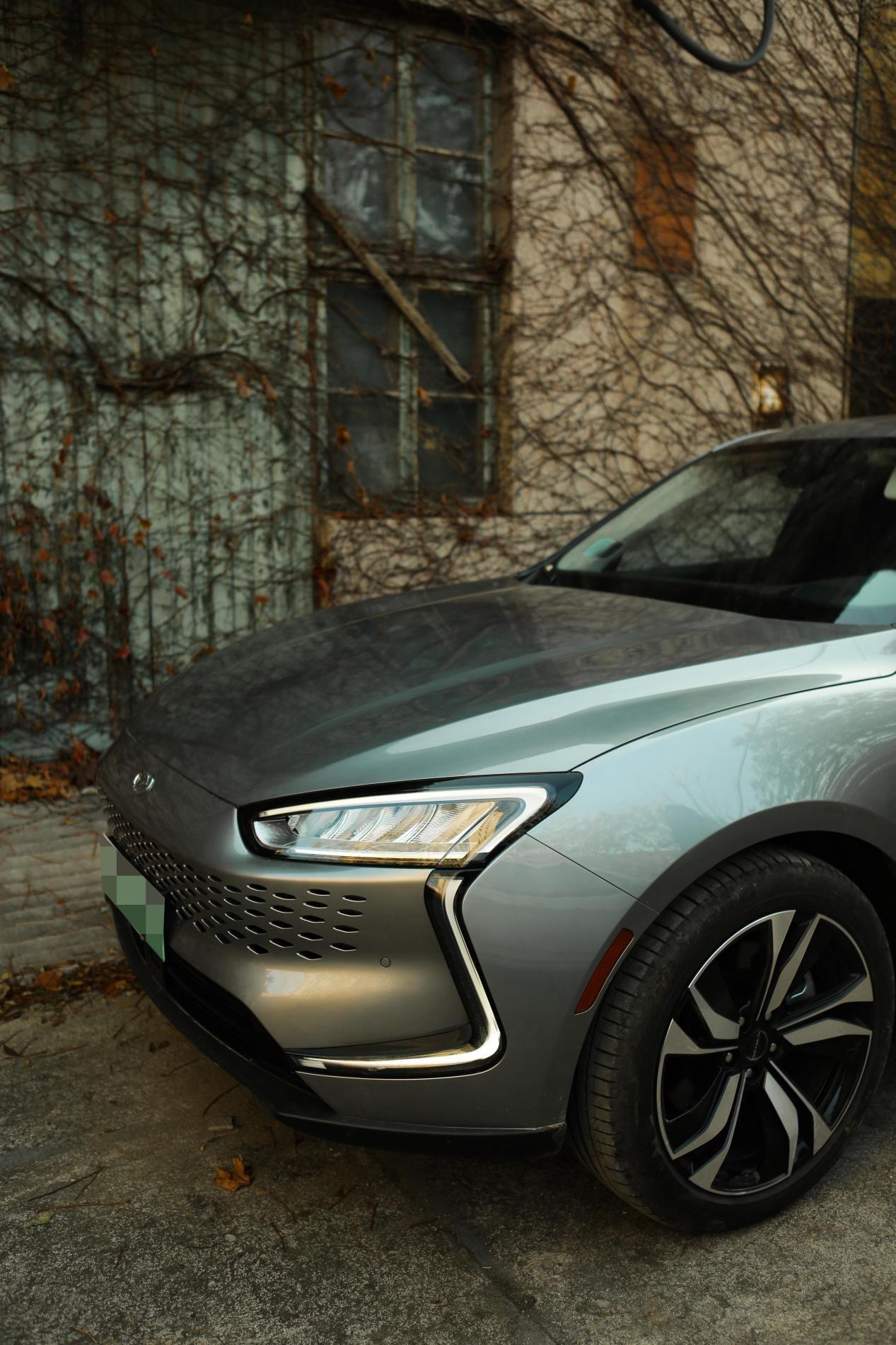 朋友推荐了赛力斯华为智选sf5,家用代步这车值不值得买? - 知乎