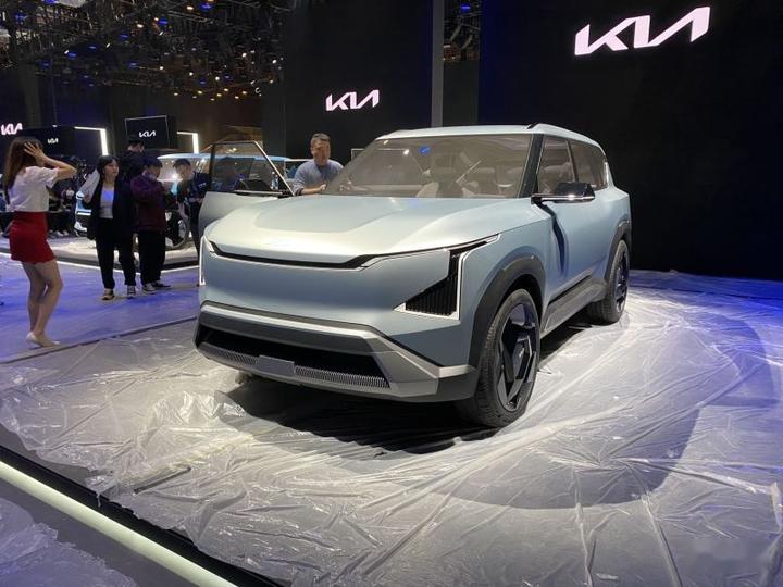 2023上海车展探馆:起亚EV5概念车 - 知乎