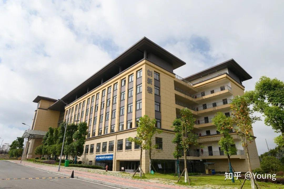 贵阳信息科技学院怎么样教学风气住宿条件文科超本科线十八分能读吗