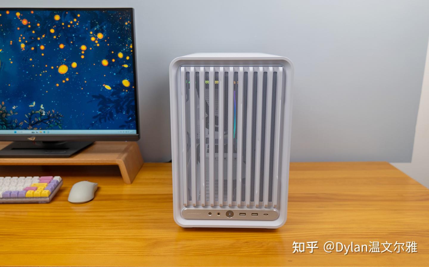精致桌面的新搭子:乔思伯D33装机分享,颜值与性能双在线