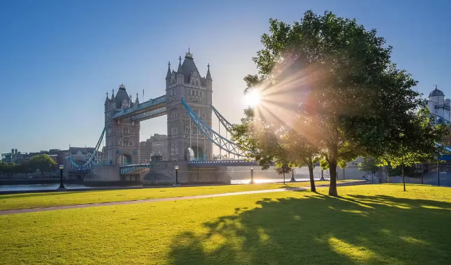 英国移民大喜讯 孩子拿身份只需父母一方拿永居 英国