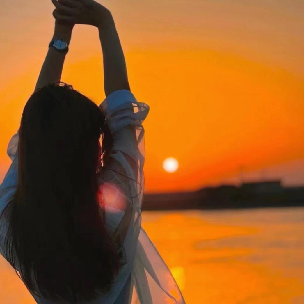 有哪些闪闪亮亮,少女又酷飒的女生头像闺蜜头像?