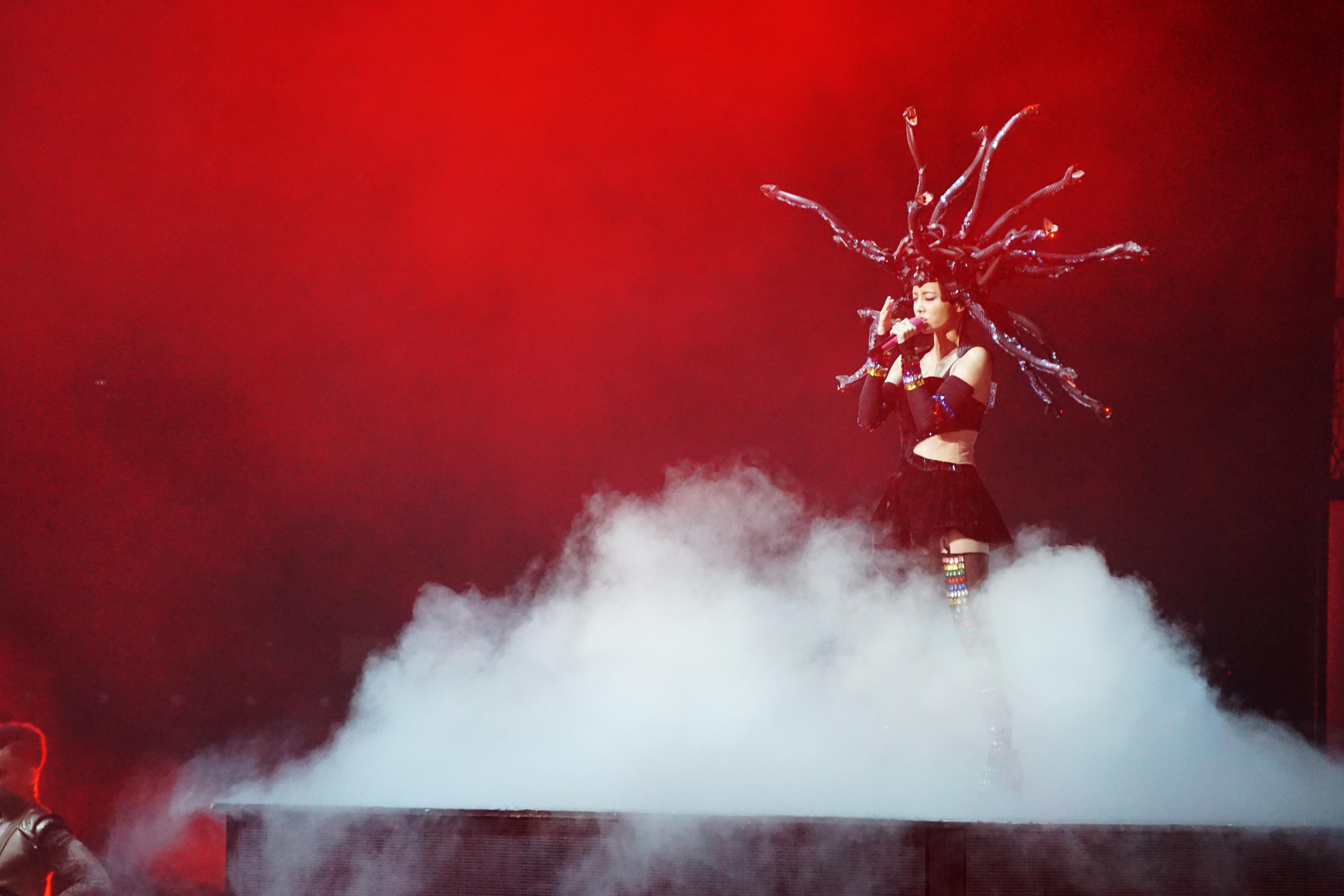 如何解读蔡依林《恋我癖》mv? - 知乎