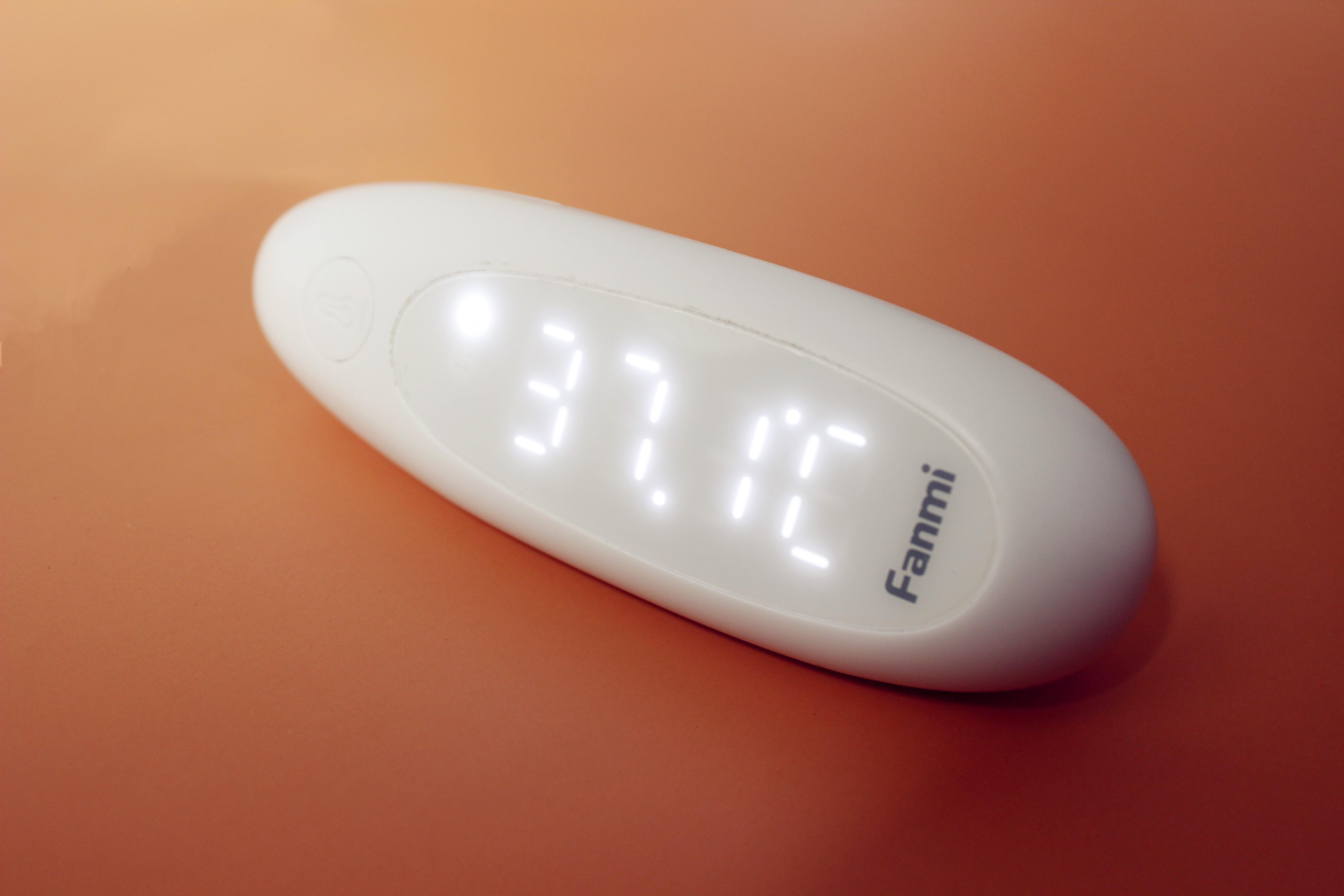 新升级更便捷凡米发光耳温计使用