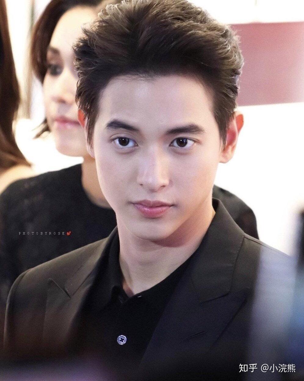 如何评价泰星吉拉宇唐思苏克的长相