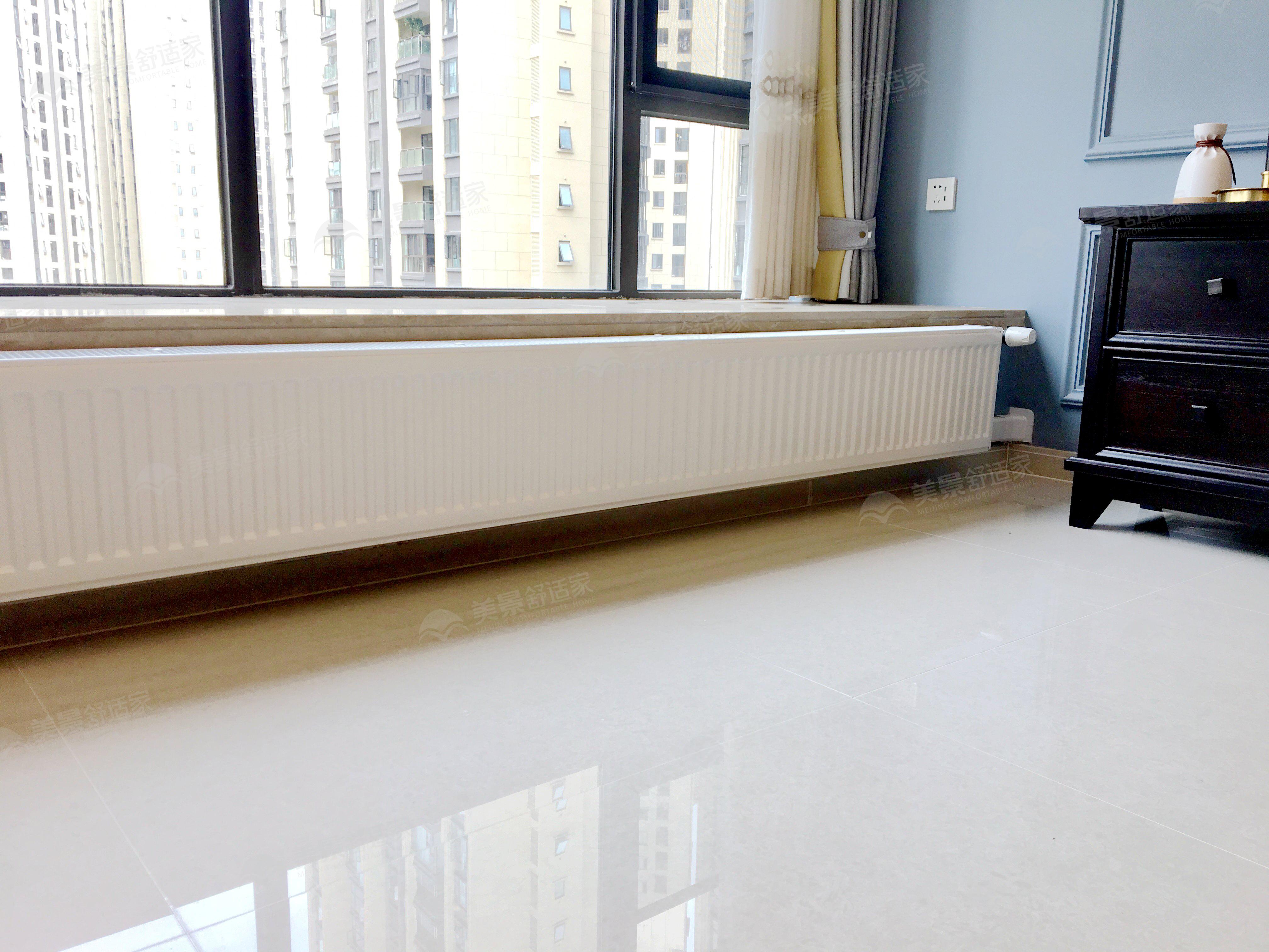 大家晒一下明装暖气片走形管道