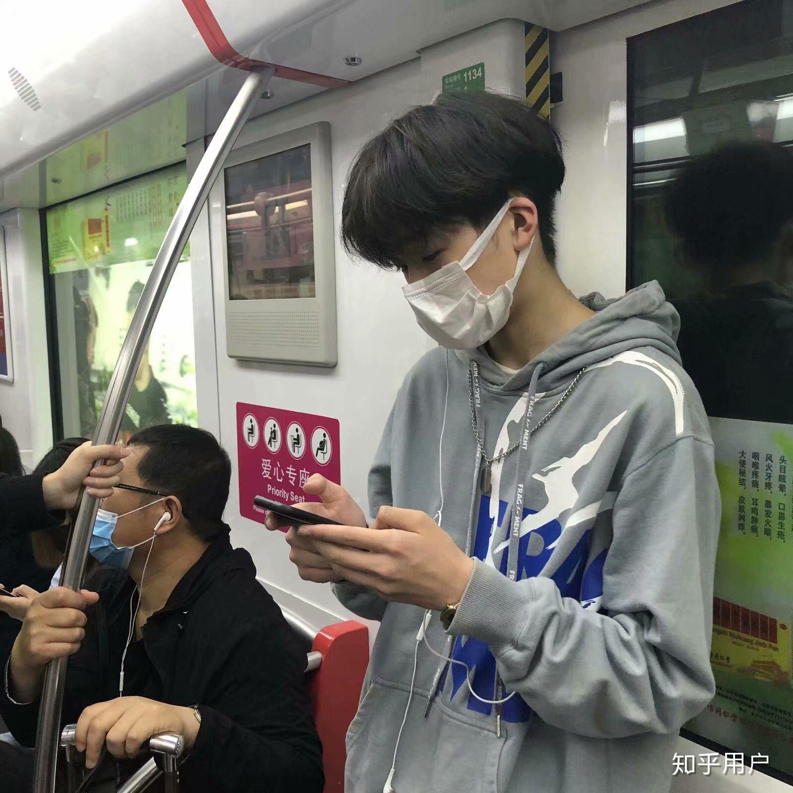 你见过最帅的初中男生长什么样? - 知乎