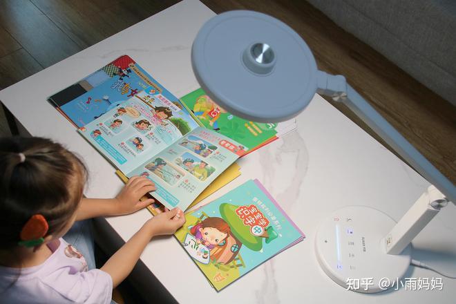 護(hù)眼燈品牌推薦_眼視光醫(yī)學(xué)排名_護(hù)眼臺(tái)燈選購指南