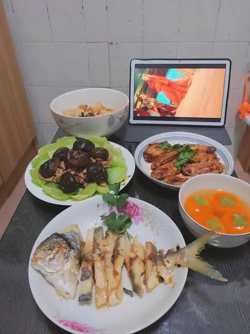 过年不回家，一个人在出租屋是什么感觉？