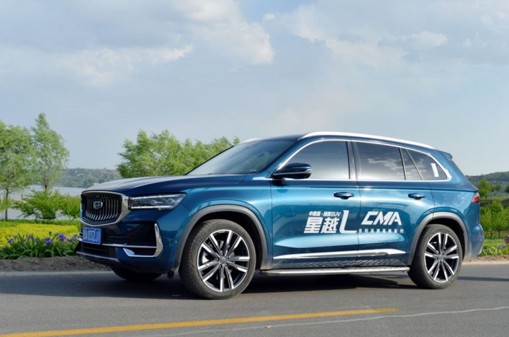 试驾吉利星越l动力强底盘稳韧性足可玩性不输合资