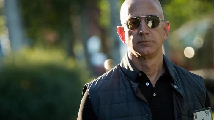 贝索斯"裸辞"亚马逊