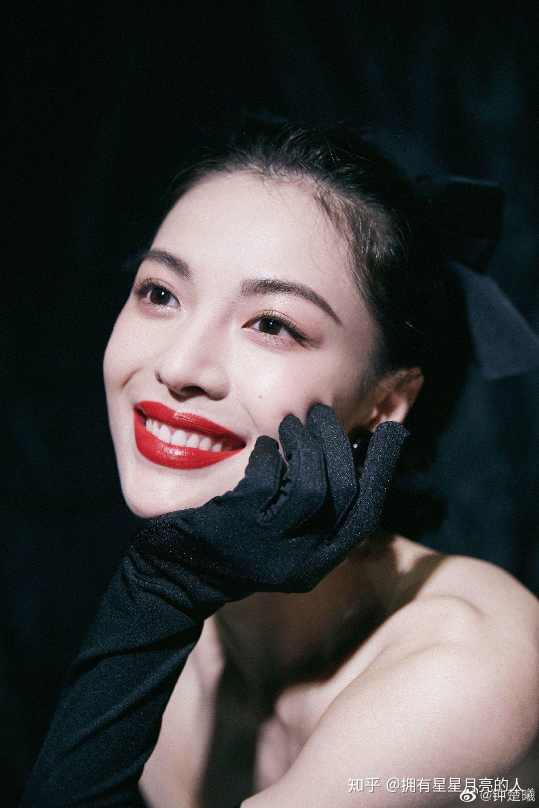 如何评价钟楚曦的样貌