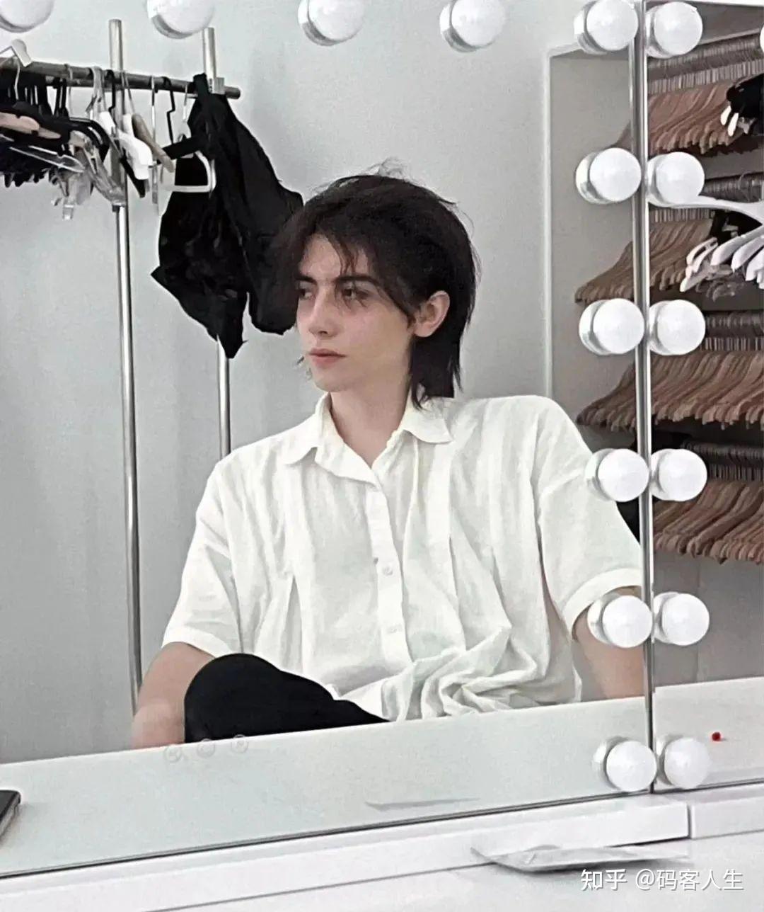 b站的超级小华现实生活中是个怎样的人? - 知乎