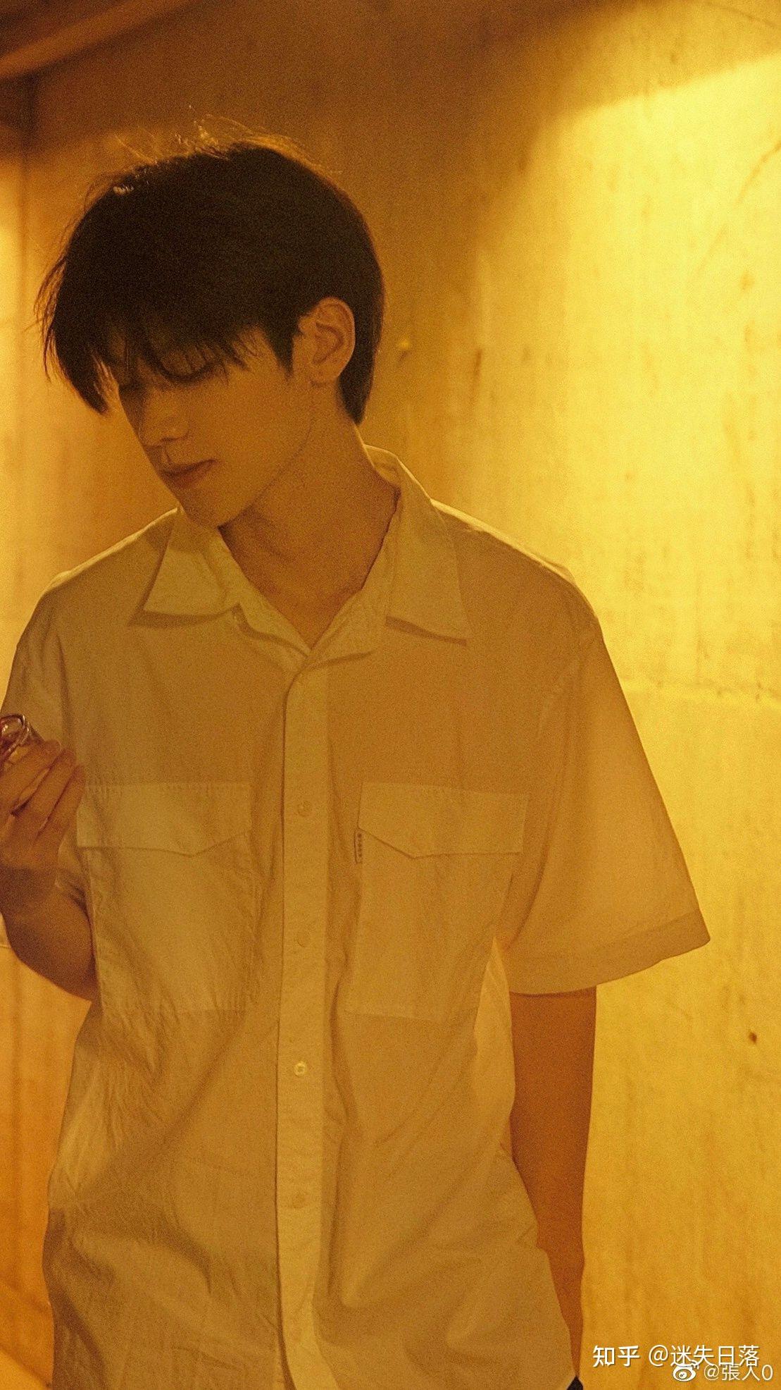 求推荐网红帅哥的微博? - 知乎