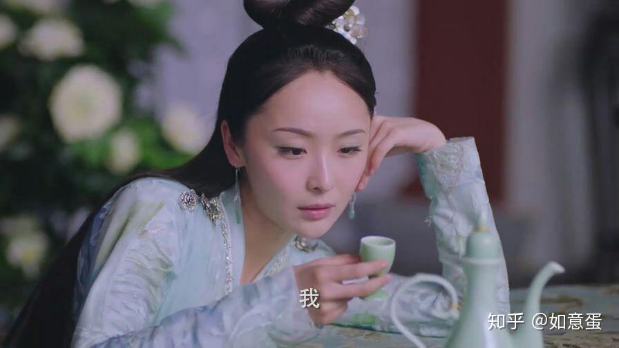如何评价天乩之白蛇传说中李曼饰演的小青