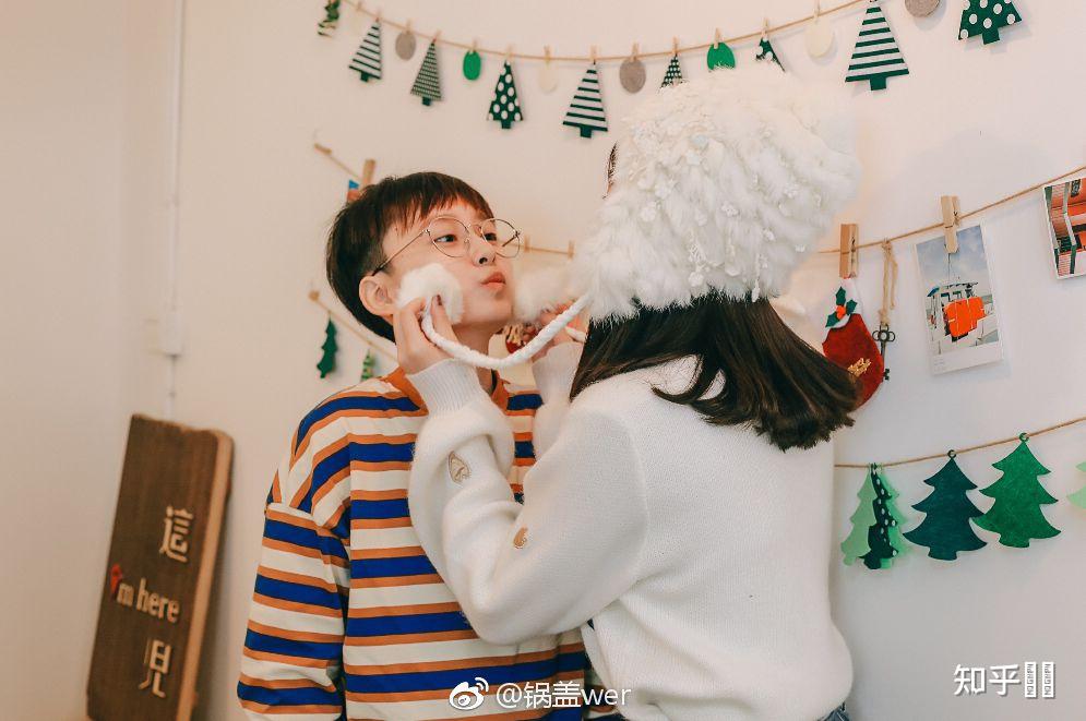 抖音上的爆胎草莓粥和锅盖wer是不是情侣? - 知乎