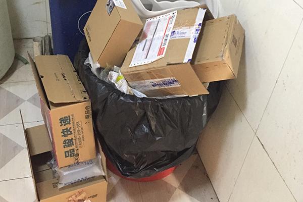 网购后的快递纸箱被你扔掉了吗?