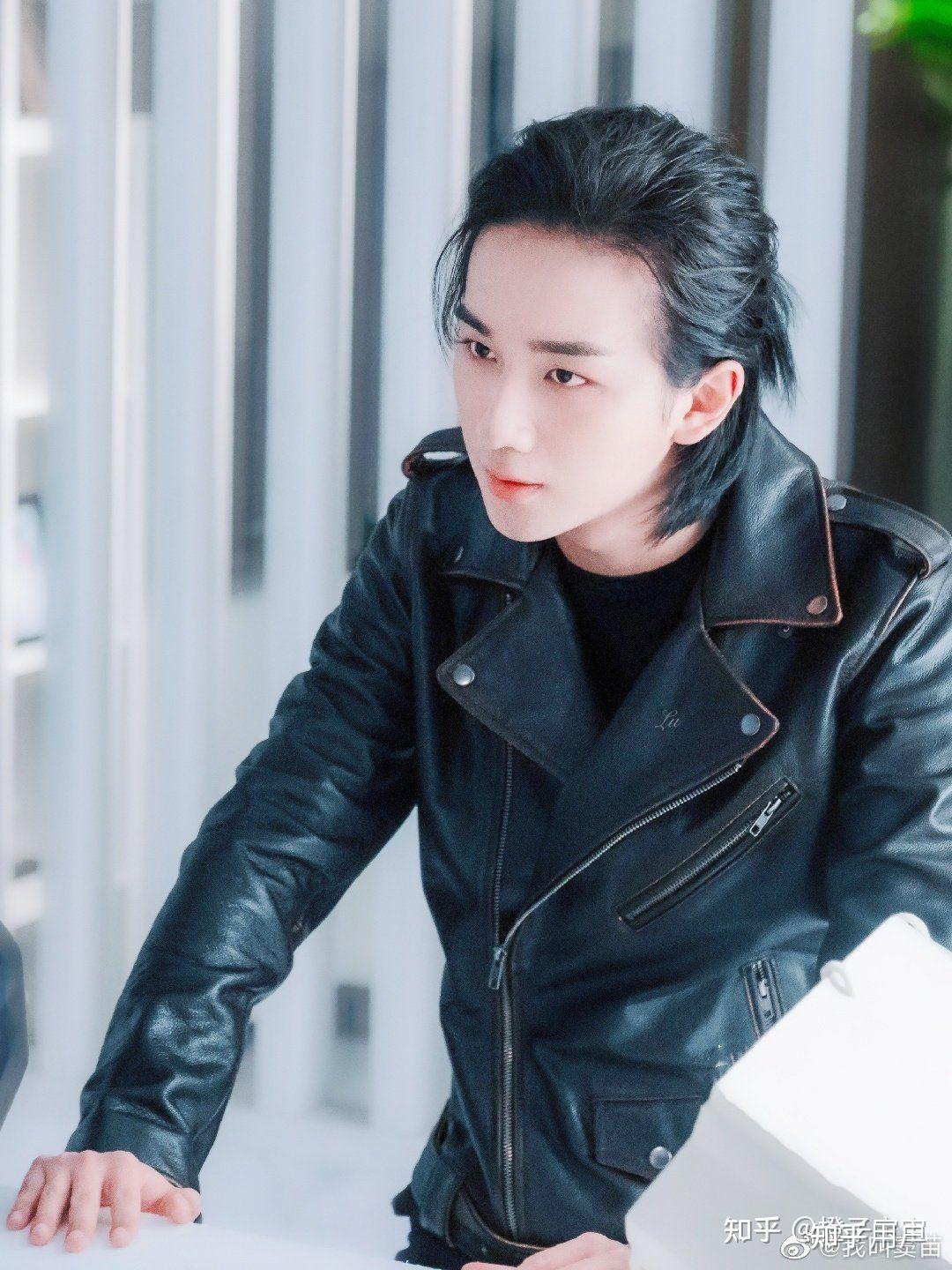 我总感觉李宏毅风格人设像刘宇宁救命 就是互相像 怎么回事 感觉直播
