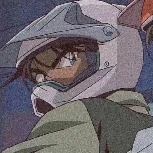 有没有这类动漫重机或头盔的头像壁纸