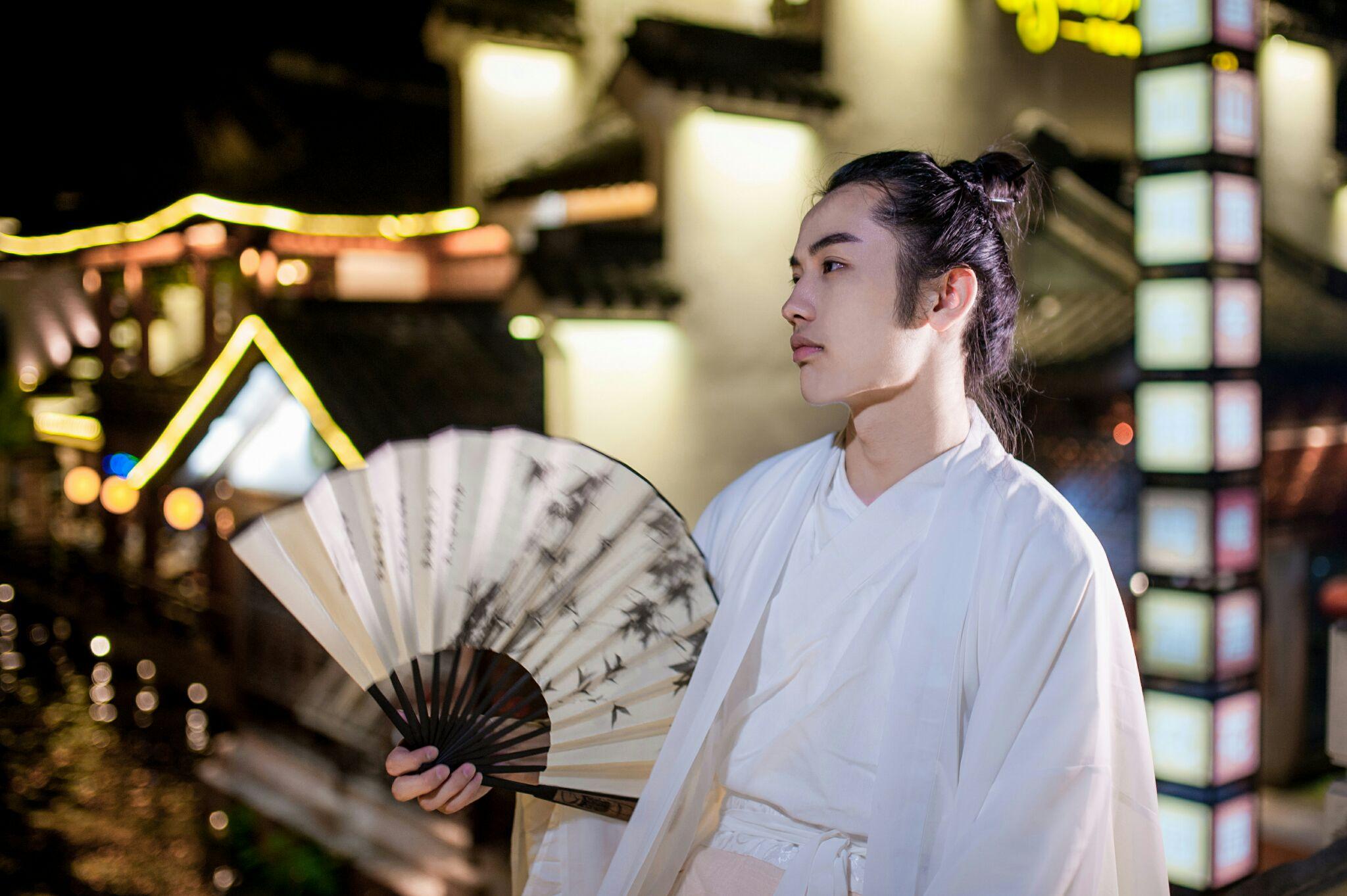 为什么女生穿汉服很好看,男生穿就很没有古风,甚至难看? - 知乎