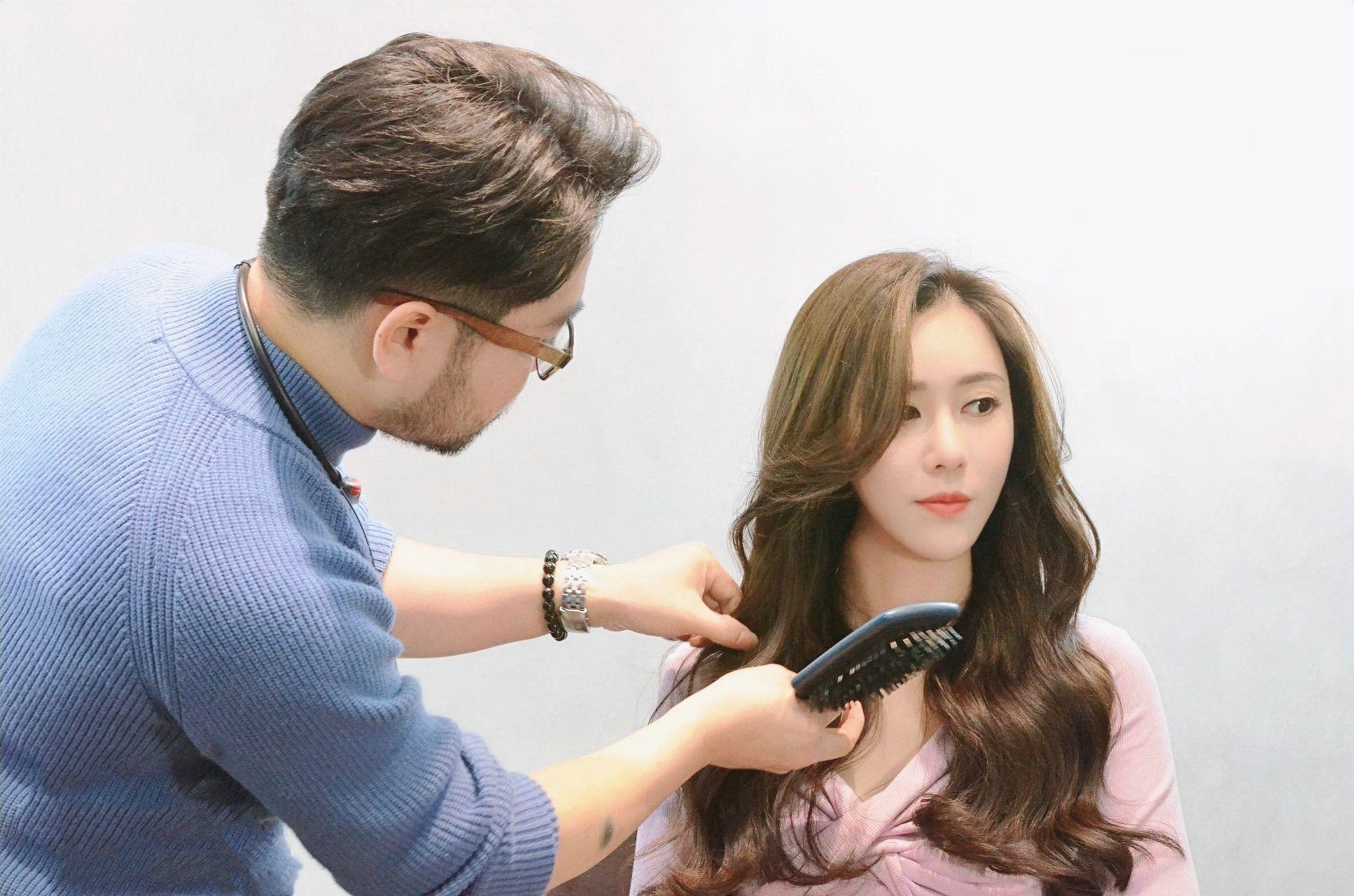 建议女生学理发美发这行吗? - 知乎