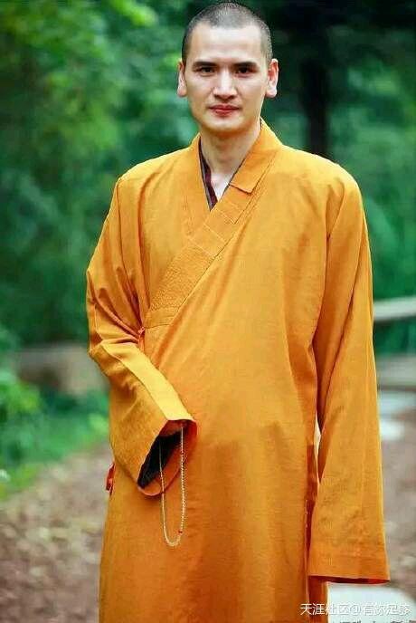 什么样的耳朵称为耳垂外翻何又叫做耳垂朝口