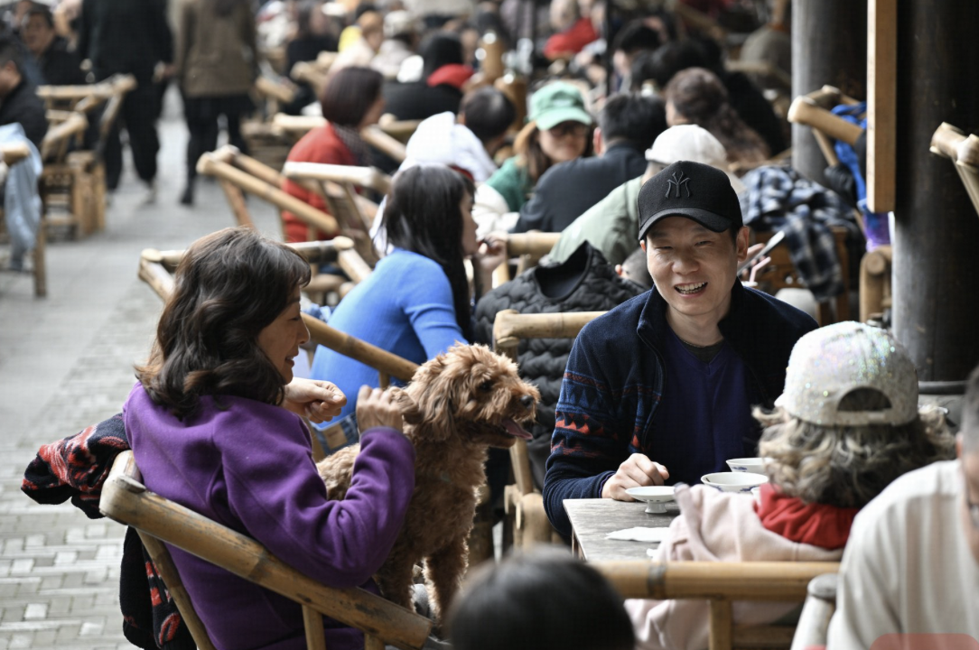 中国人口第三城要易主了，成都将超北京成中国第三城，反映怎样的城市发展变局？从人口经济学角度如何解读？