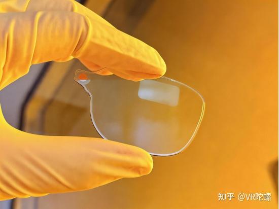 MWC 2026:科大讯飞40克AR翻译眼镜问世,中国光学厂商定义AR“硬指标”