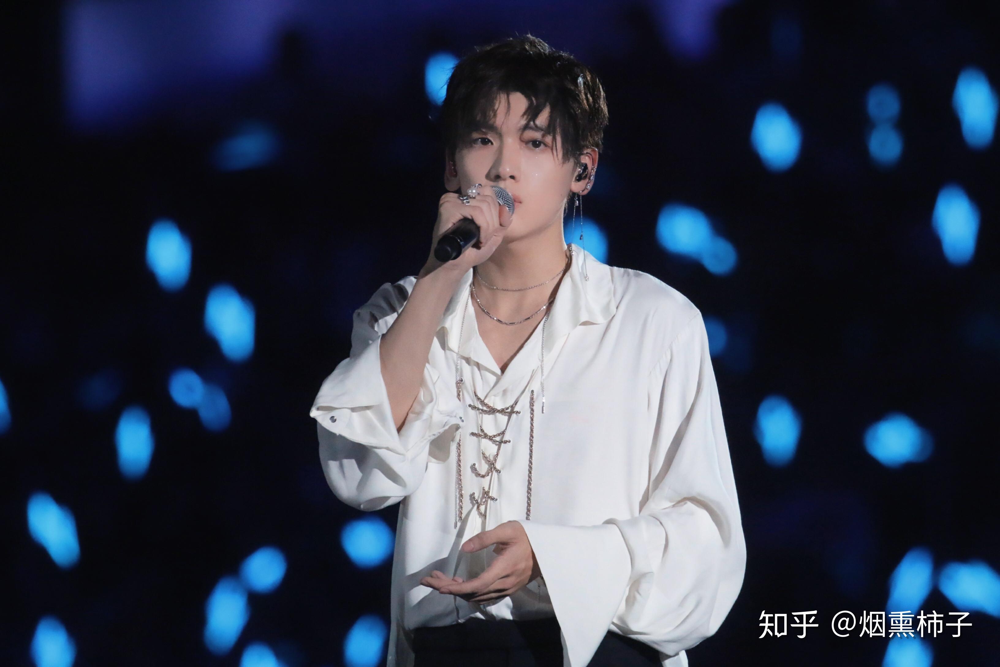 怎么评价r1se翟潇闻从营到出壶的表现