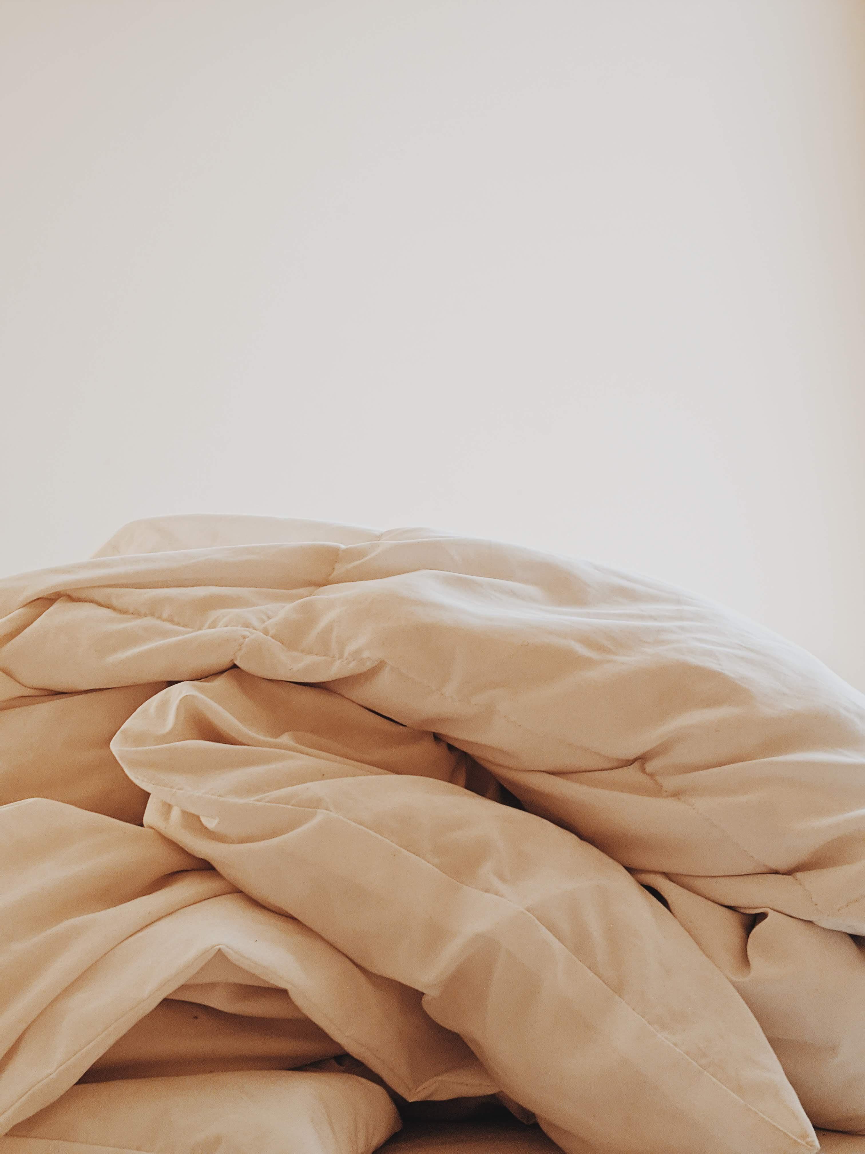 2. 简易床单叠法