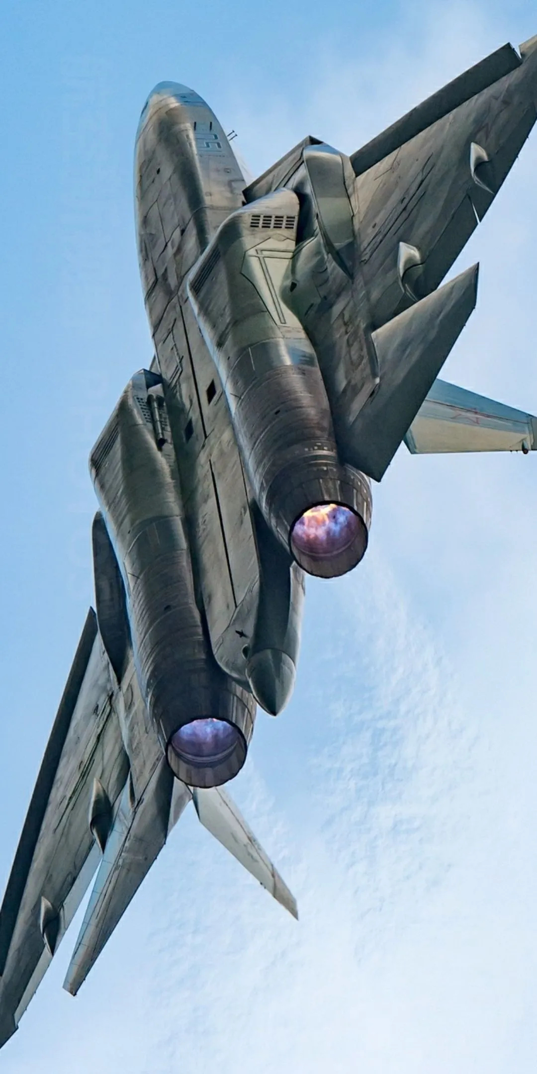 有哪些好看的战斗机壁纸?(最好是苏式和美式的)? - 知乎