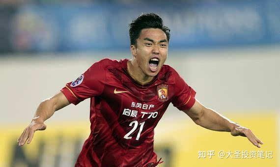 38岁的中国男足前国脚中后卫冯潇霆宣布结束长达二十一年的职业球员