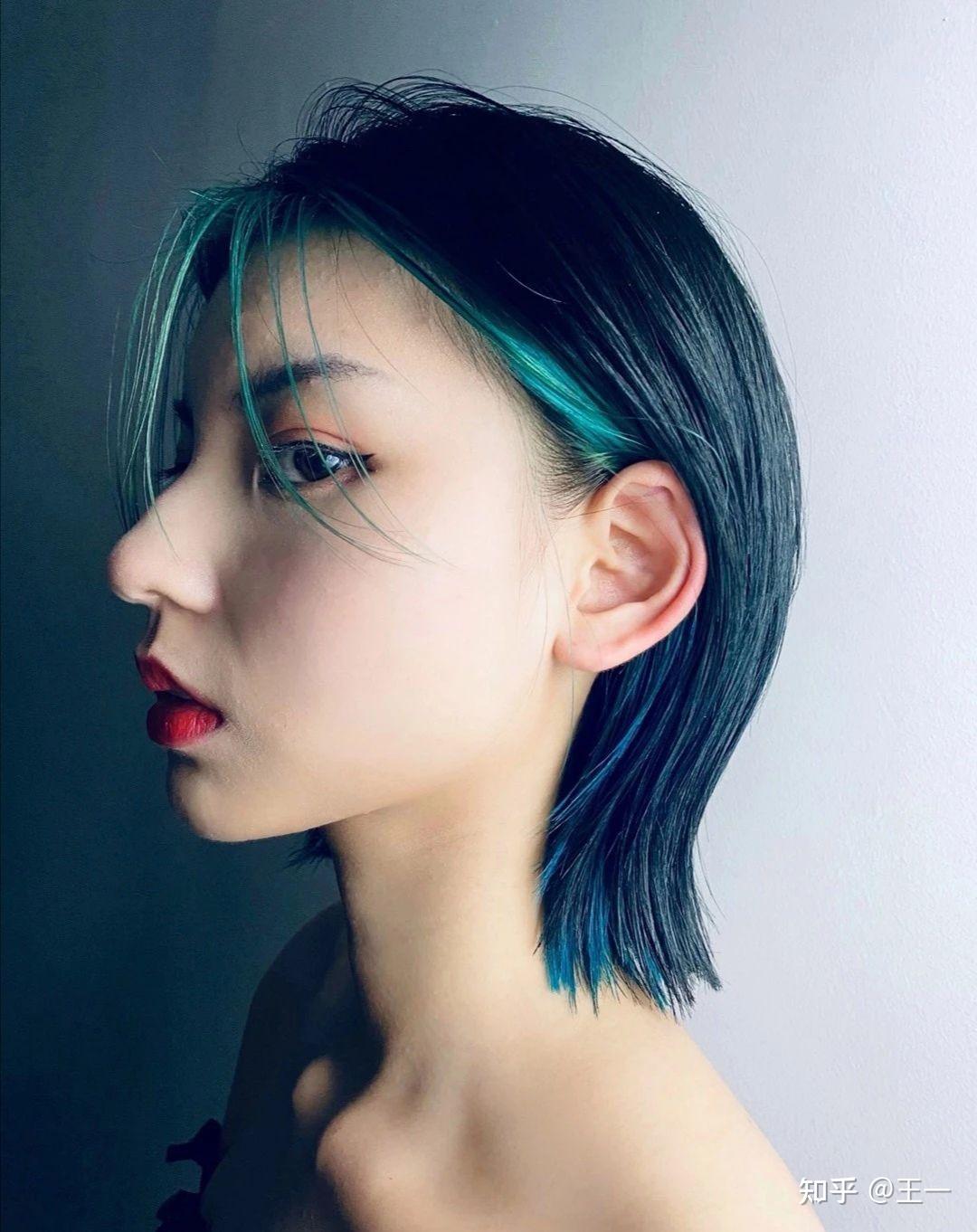 蓝黑色头发适合什么颜色的挂耳染? - 知乎