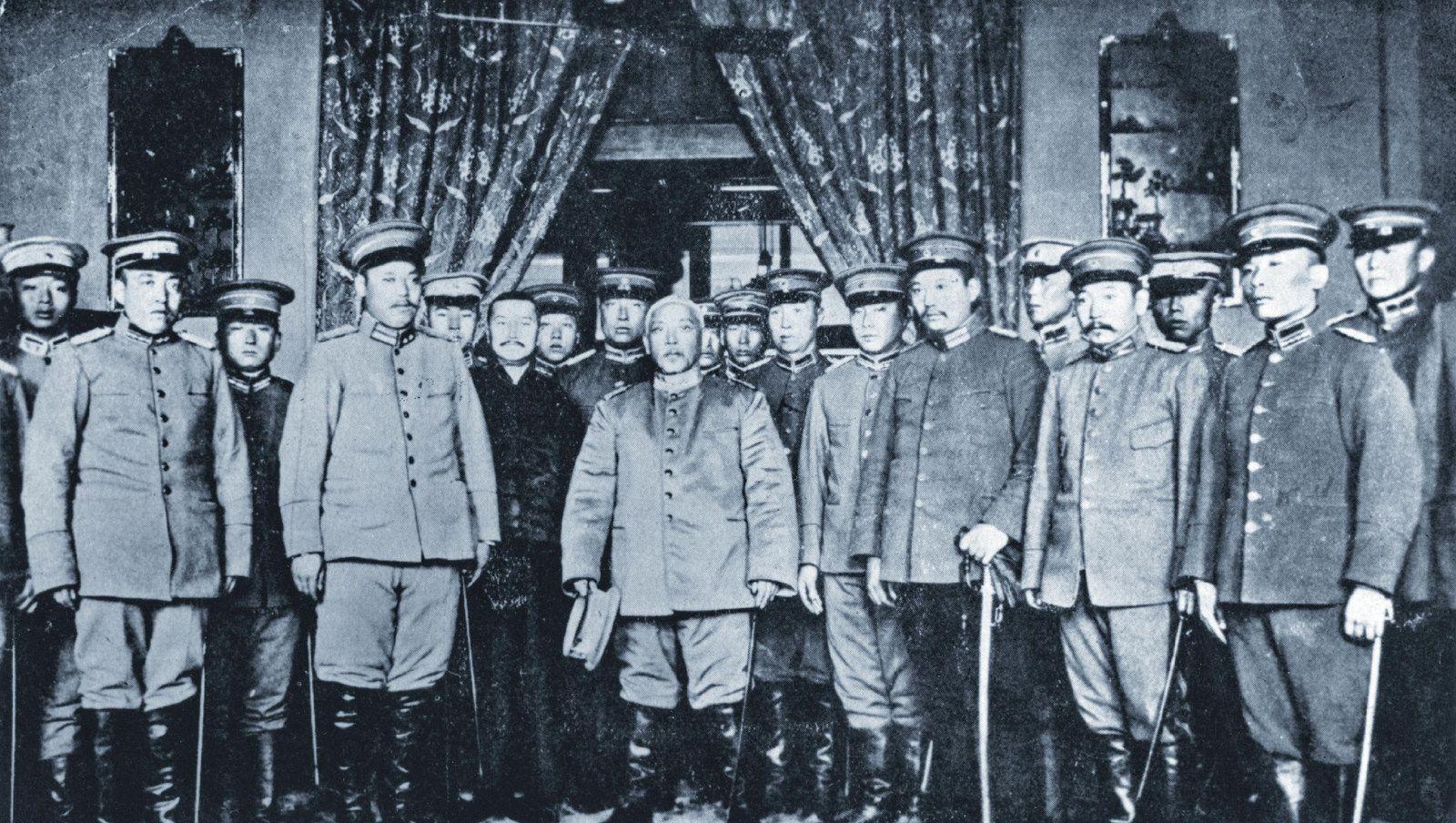 北洋政府和南京国民政府哪个更垃圾