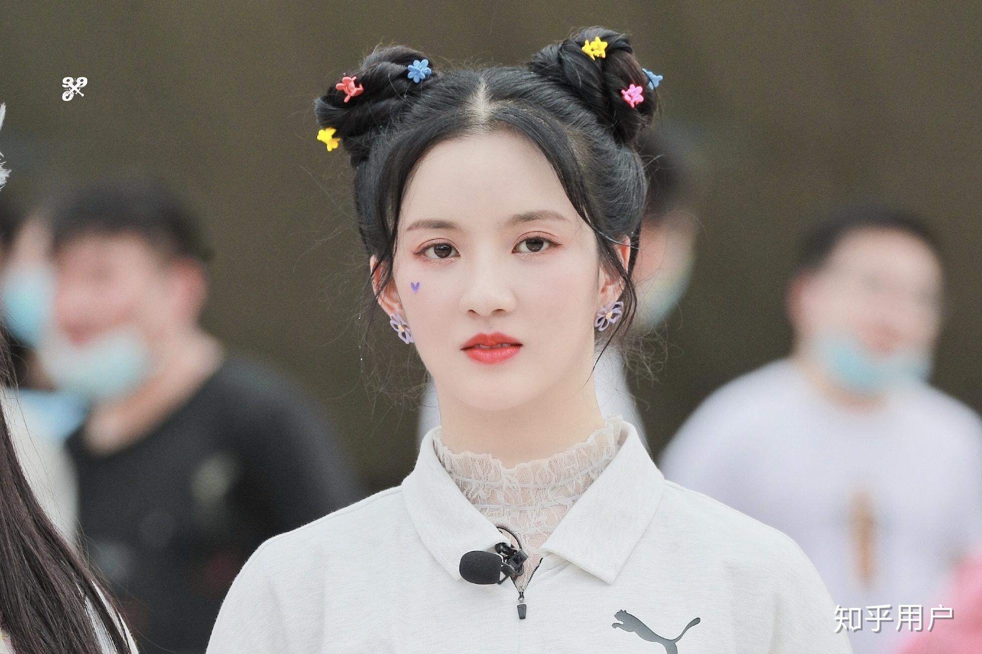 如何评价创造营2020刘些宁的颜值