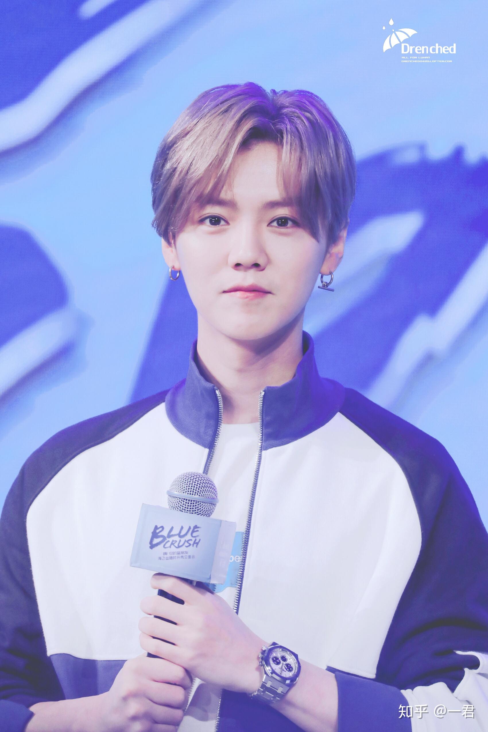 有没有鹿晗比心的照片分享呀