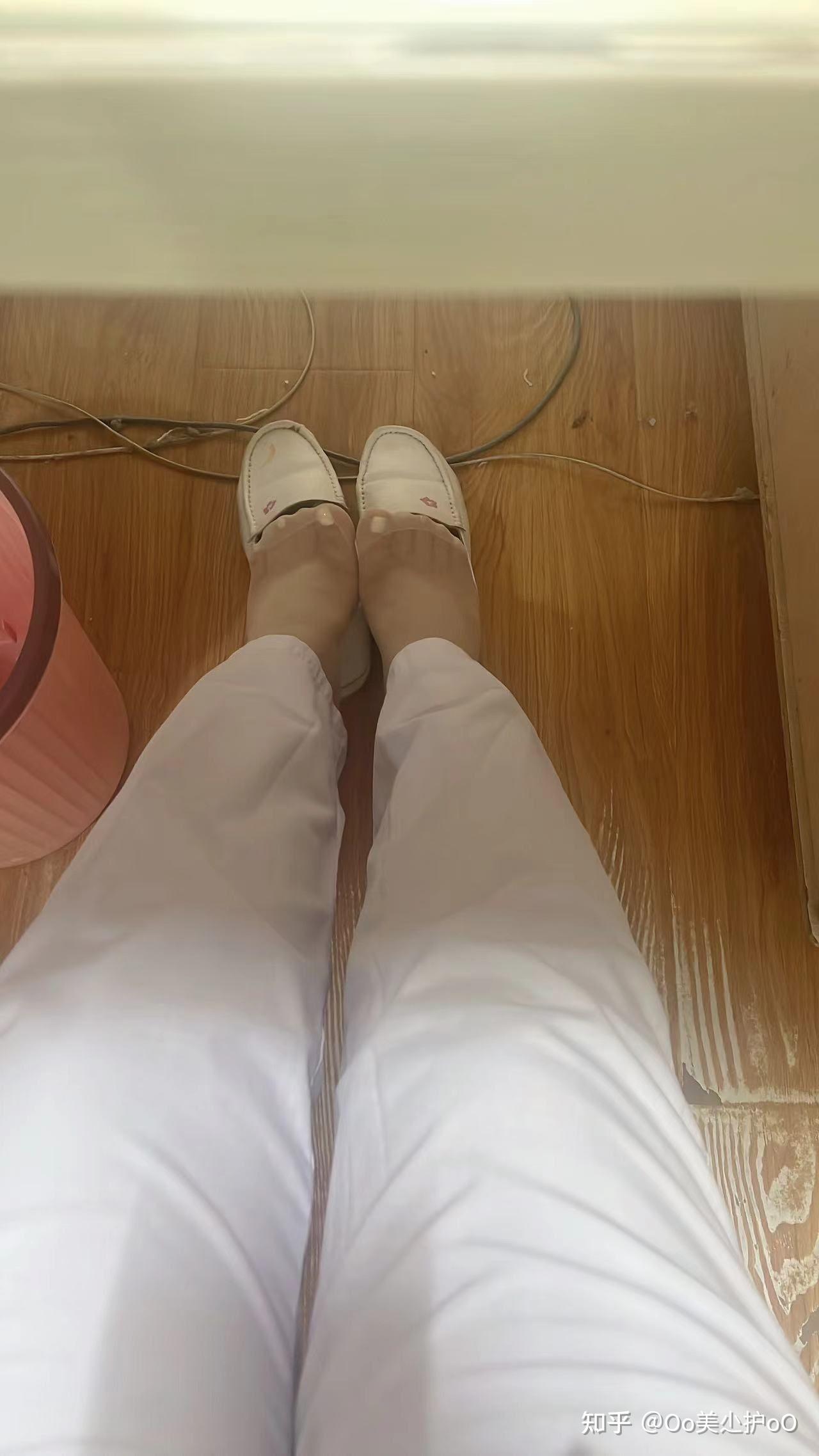 女生为什么会脚臭? - 知乎