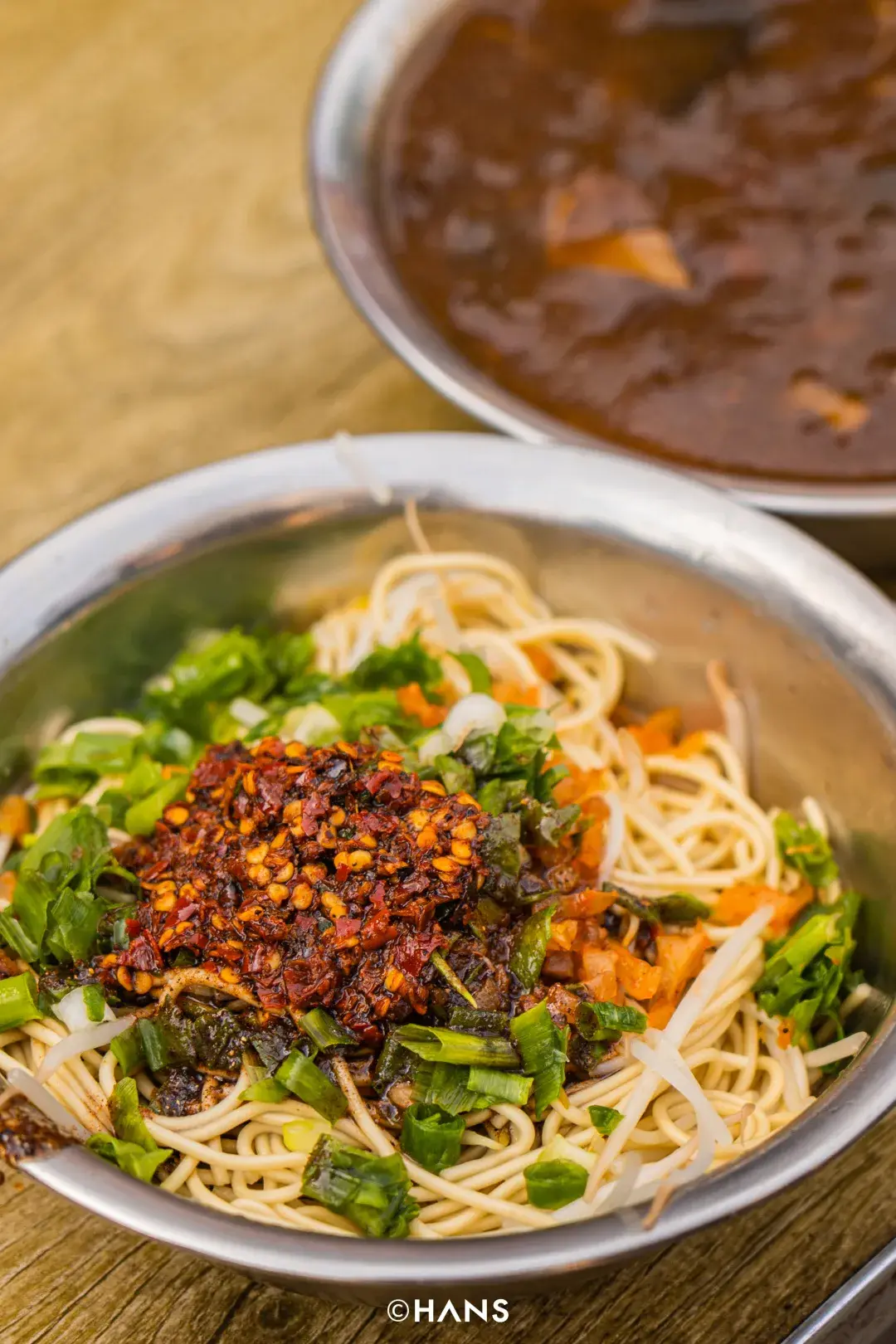 热干面到底是武汉的还是信阳的?热干面到底谁好吃?