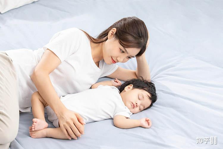 女人在家带孩子就是好吃懒做所谓眼中的享福吗