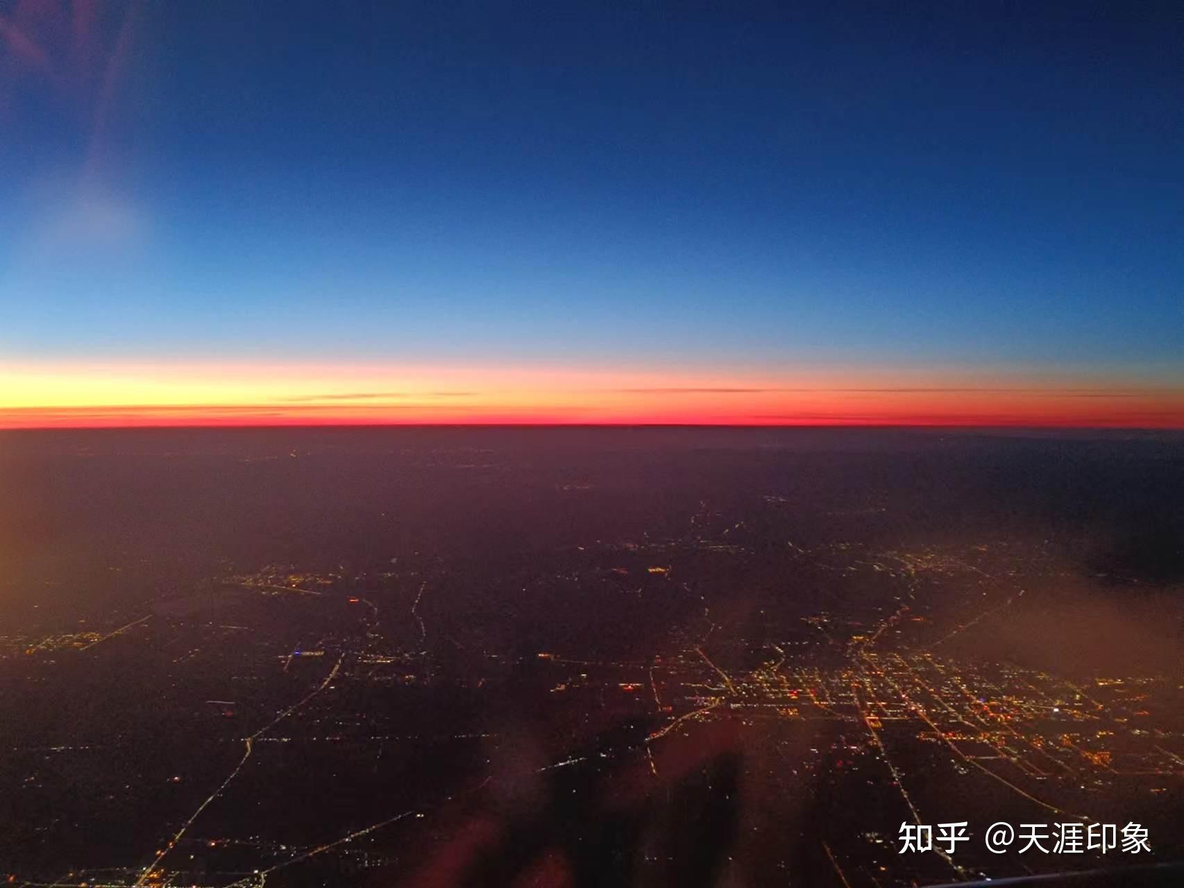 坐飛機時你有哪些隨手一拍竟然有點好看的窗外風景